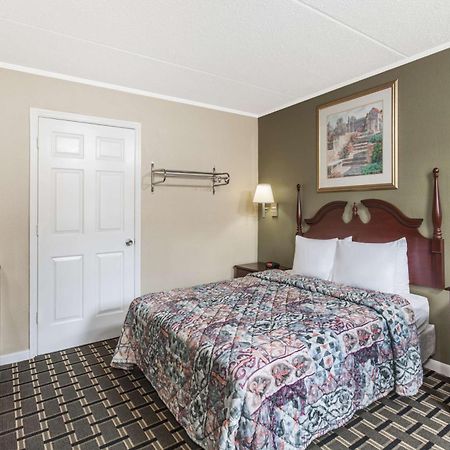 Days Inn By Wyndham Lenoir City Eksteriør billede