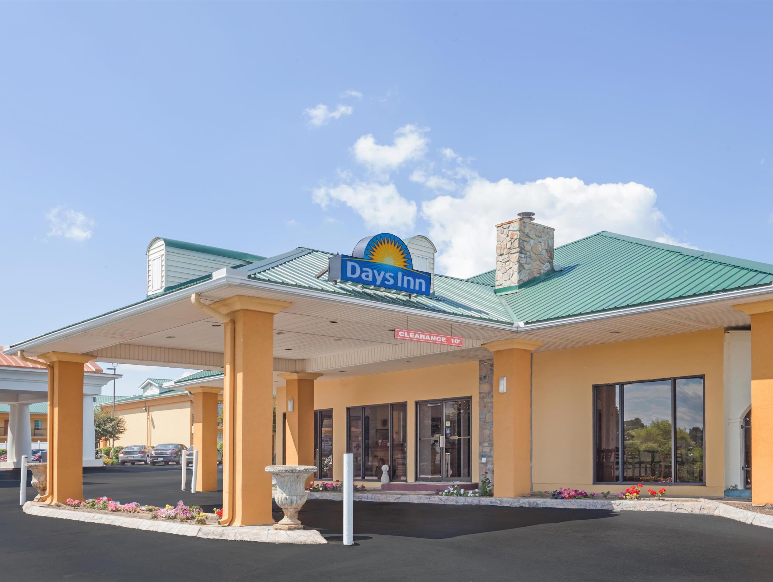 Days Inn By Wyndham Lenoir City Eksteriør billede
